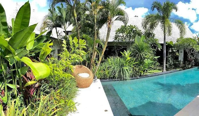 Hari Indah Boutique &