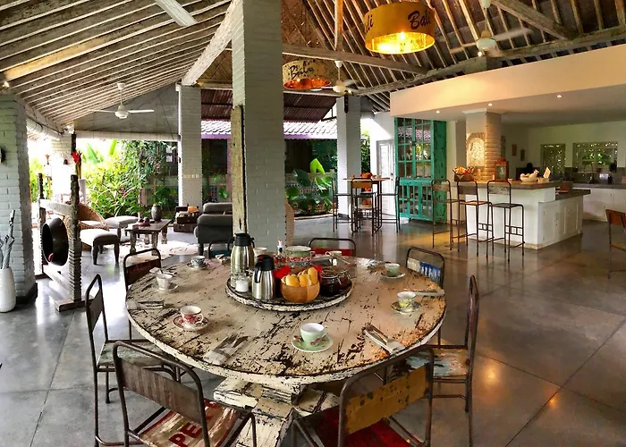 Hari Indah Boutique &